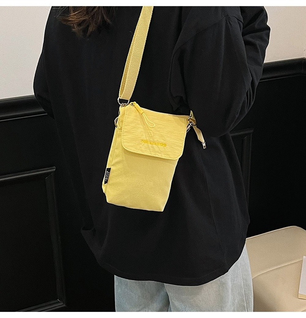 Coin Purse Women - กระเป๋าโทรศัพท์ไนลอนทันสมัย ขนาดมินิ น้ำหนักเบาพิเศษ กระเป๋าใส่เหรียญ สีพื้น สายสะพายปรับได้